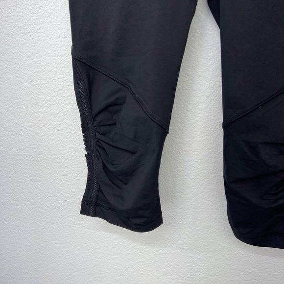 Lululemon black cropped‎ gathered leggings womens solid  Size: 6 - Picture 6 of 8